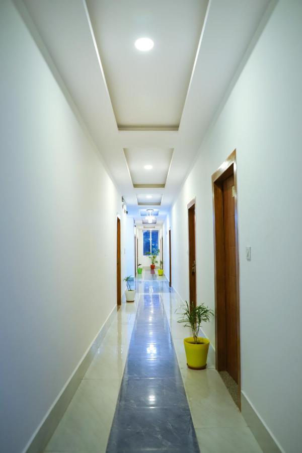 Hotel Srp Rishīkesh Buitenkant foto