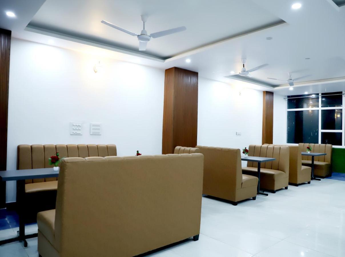 Hotel Srp Rishīkesh Buitenkant foto